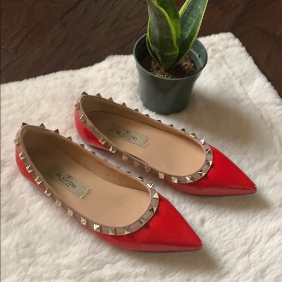 Beautiful pointy candy apple red flats - Picture 3 of 11